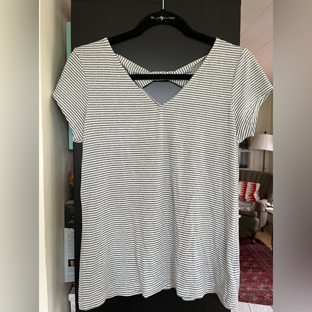 Short sleeved top